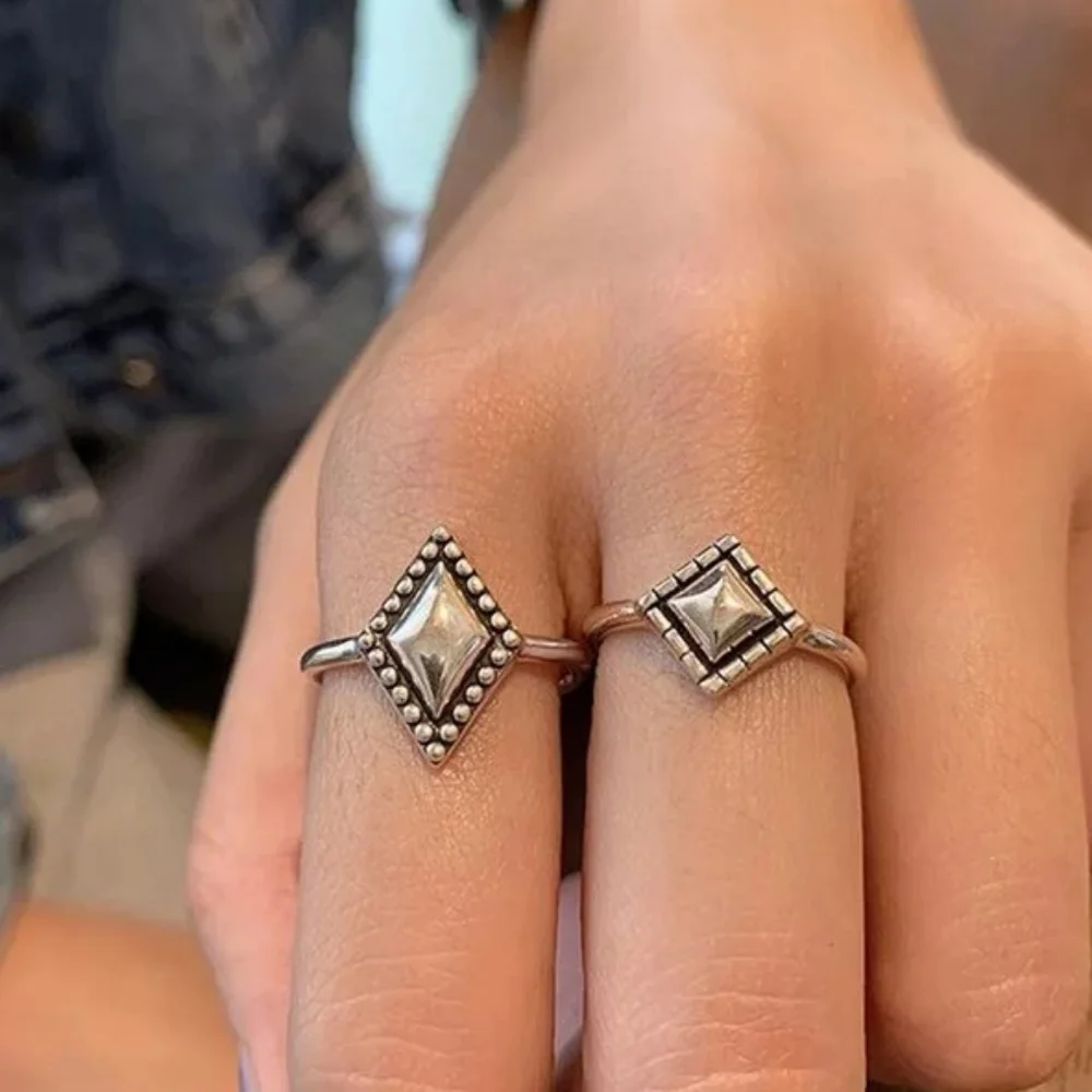 Boutique this adjustable
