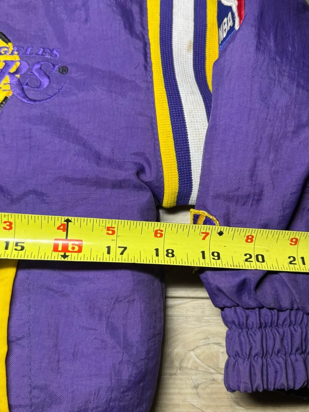 Vintage 1990s Boys Pro Player Los Angeles Lakers Embroidered Zip Up Windbreaker