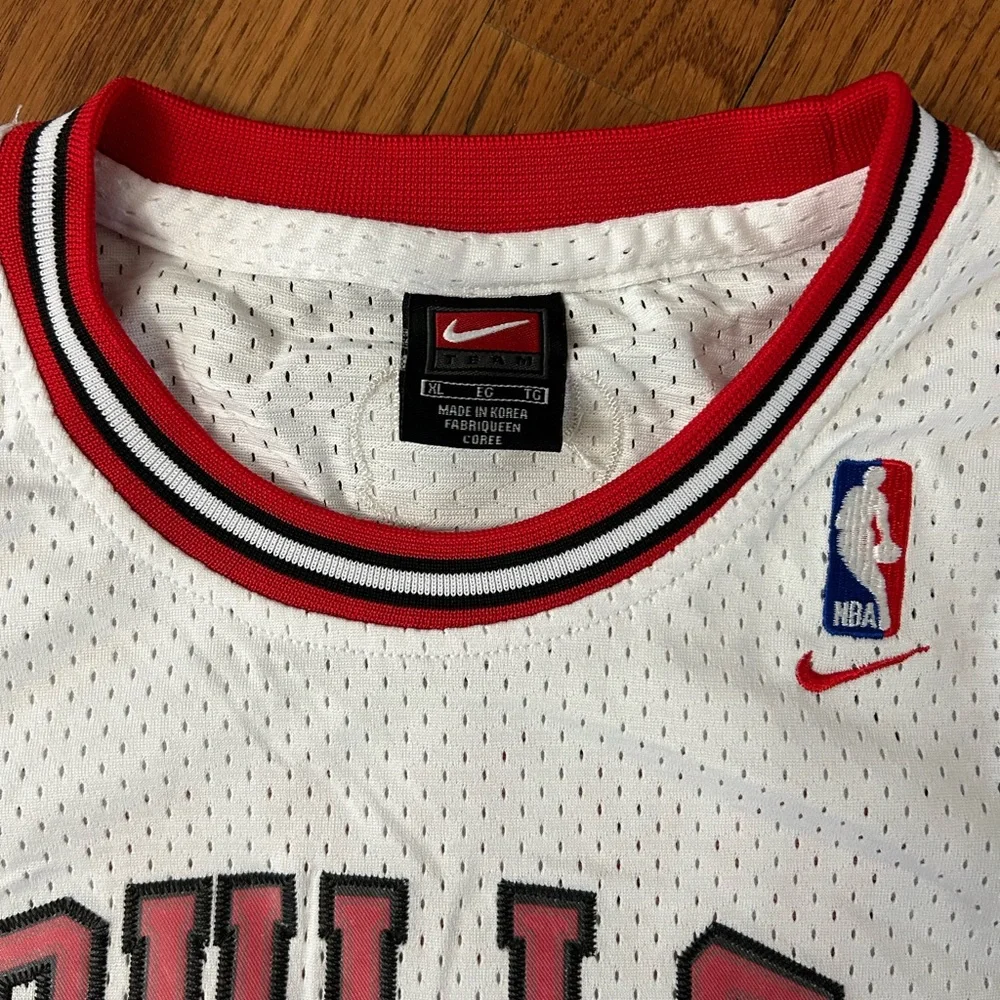 Vintage Chicago Bulls Michael‎ Jordan 23 Nike Youth XL