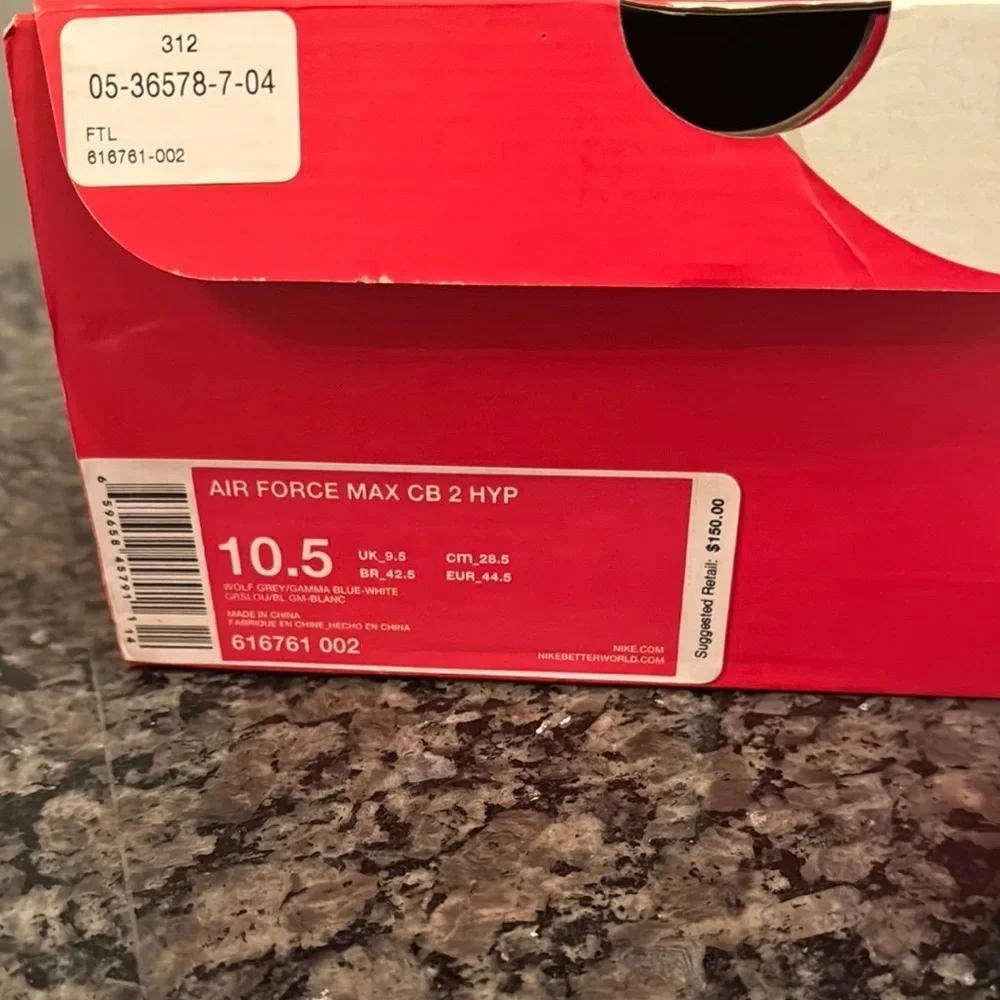 Nike sneakers item casual