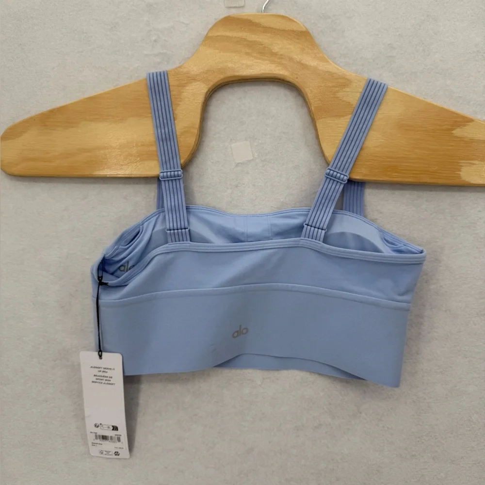 ALO Yoga size back are