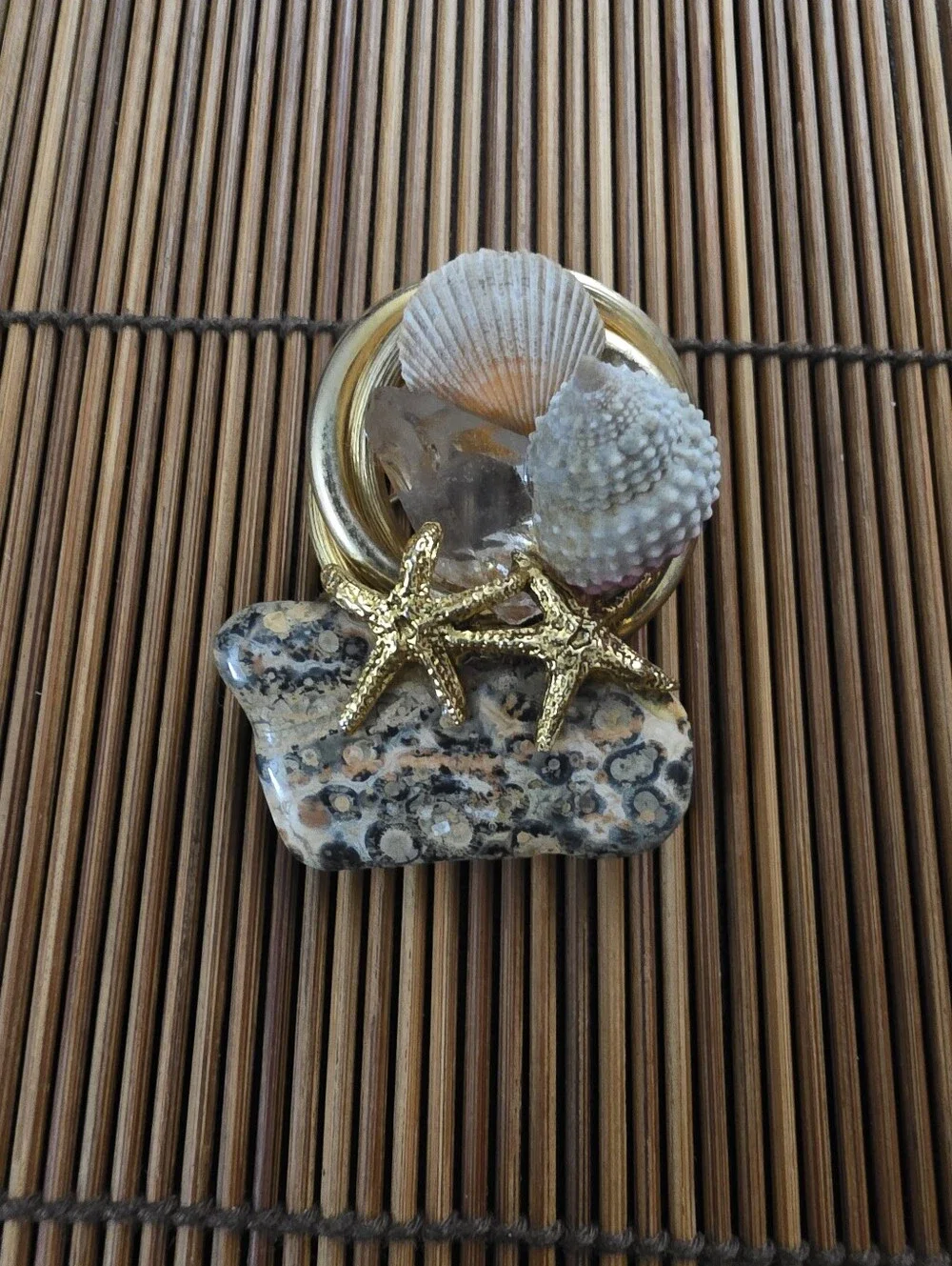 12k Gold Filled Ronci Jasper, Shell Yellow Gold Brooch (Vintage)