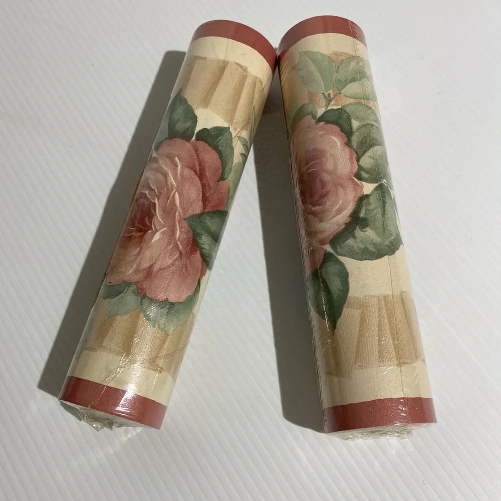 Vintage wallpaper borders