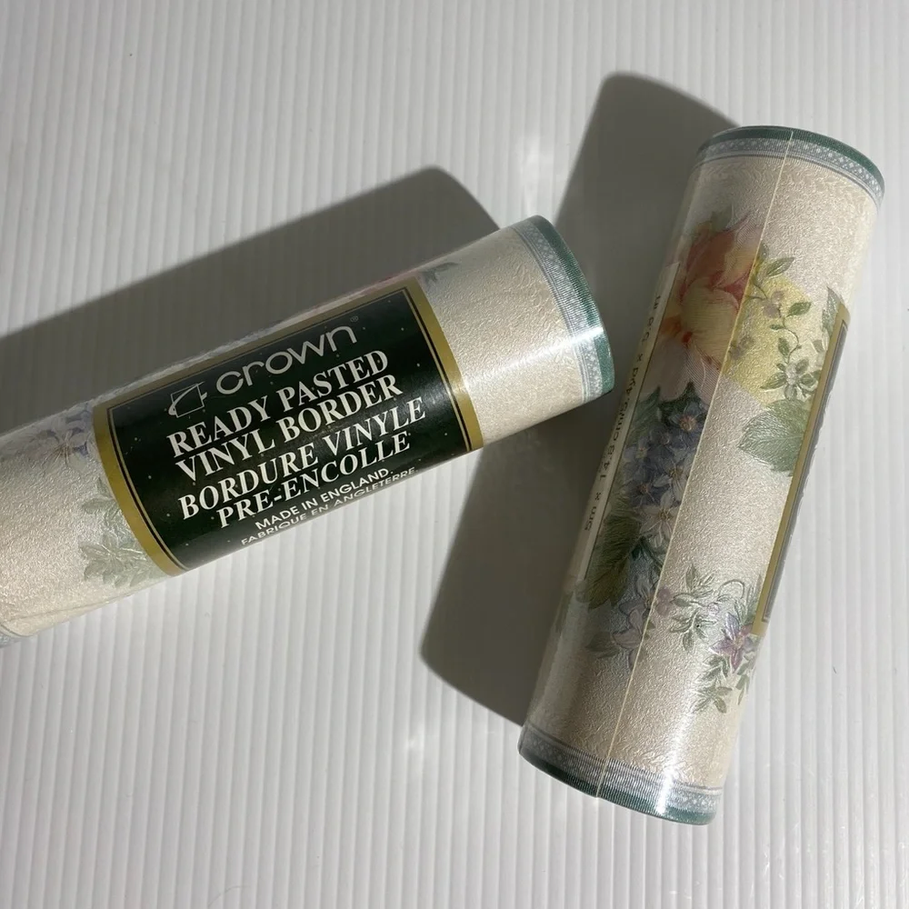 Vintage wallpaper borders