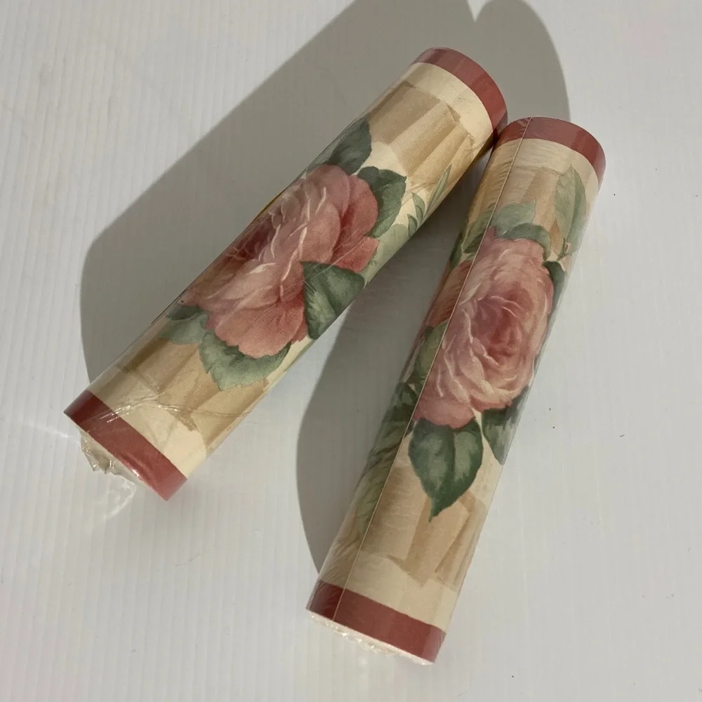 Vintage wallpaper borders