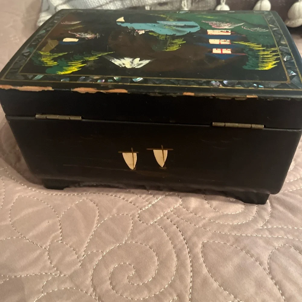 Vintage black lacquer musical jewelry box from Japan