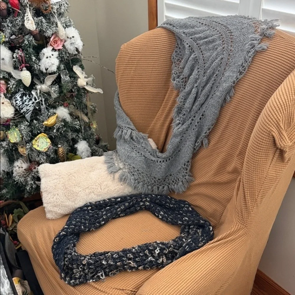 Gray and blue Infiniti Knit Scarves bundle of 2