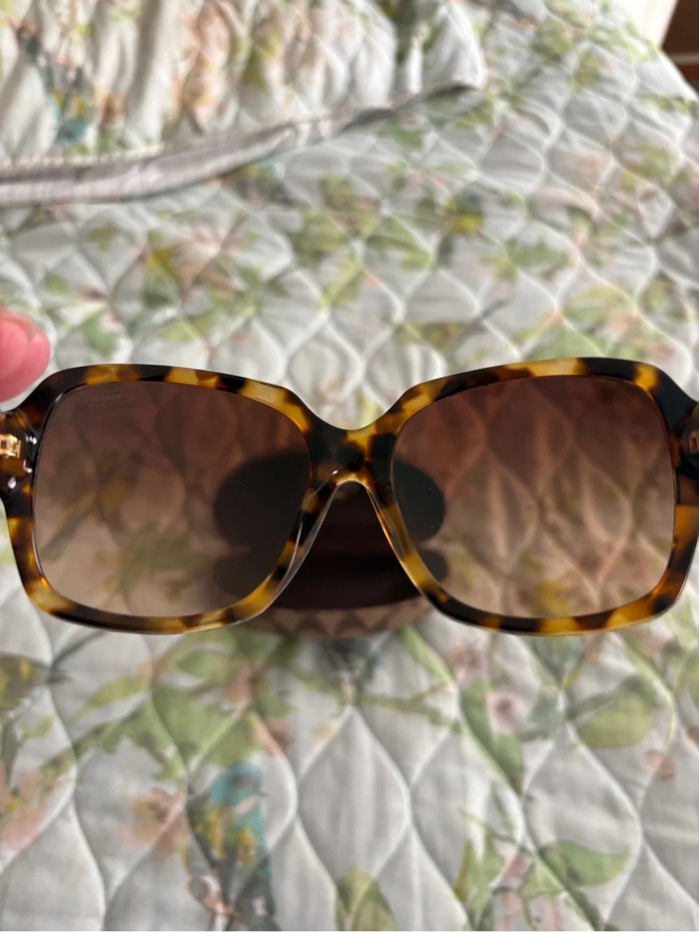 Coach Authentic Rare Tortoiseshell Oversized Sunglasses - Brown Gradient Lenses