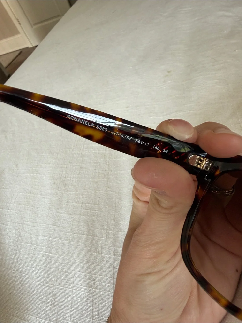 CHANEL Tortoiseshell Cat-Eye Sunglasses - Brown with quilted chanel case
