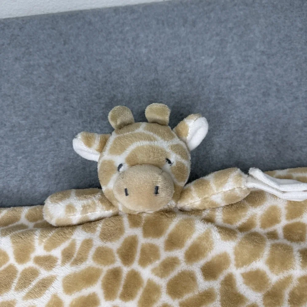 Carter's Giraffe Security‎ Blanket Plush Lovey Pacifier Holder Stuffed Animal