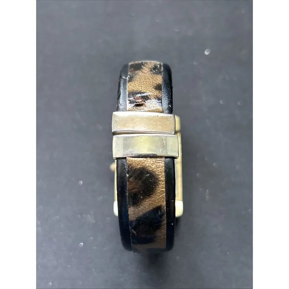 Unbranded gold tone