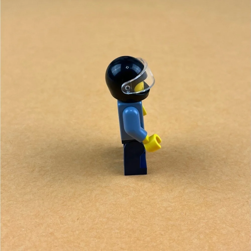 LEGO 1970 Dodge Charger R/T Driver Minifigure- 75893 sc072 2”