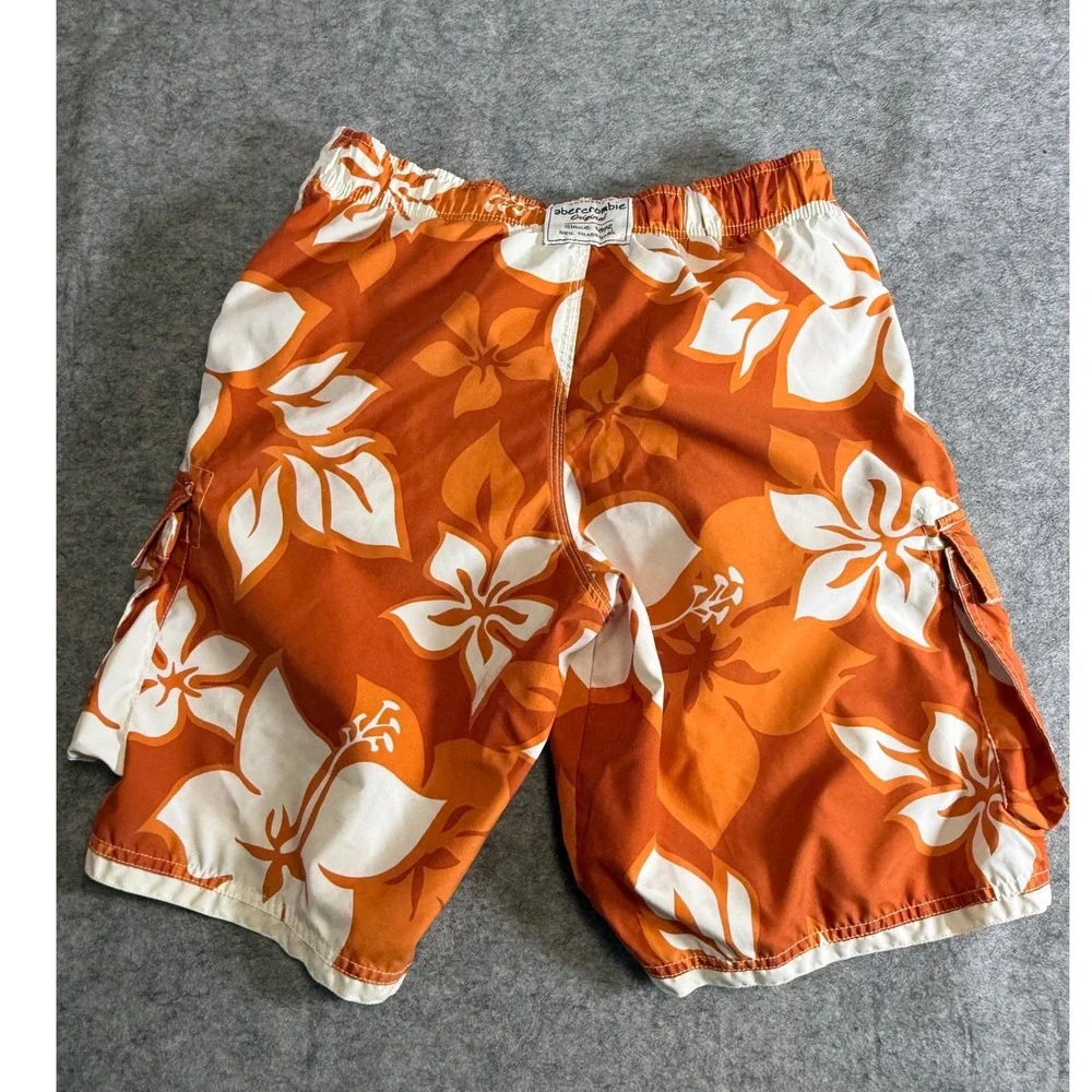 Abercrombie & Fitch detailing bright care