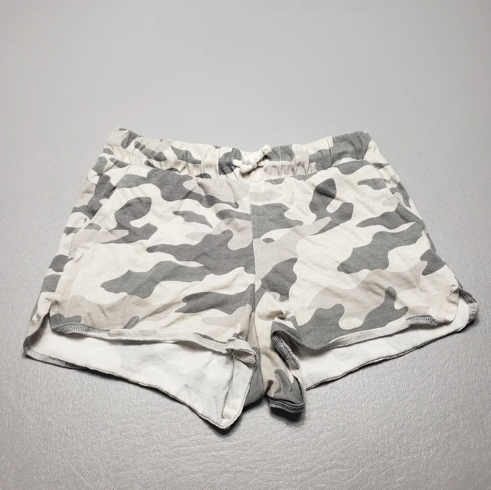old navy girls size large 10-12 camo shorts
