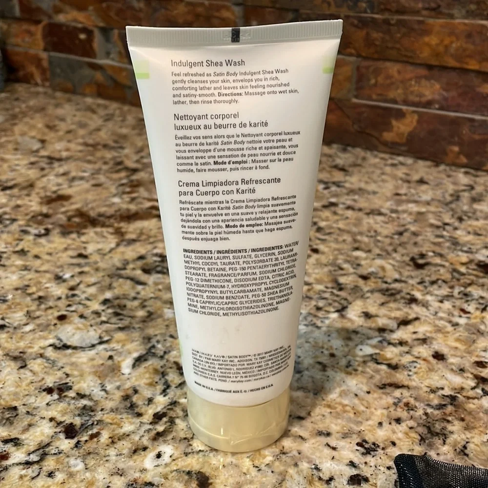 Mary Kay bath zipper