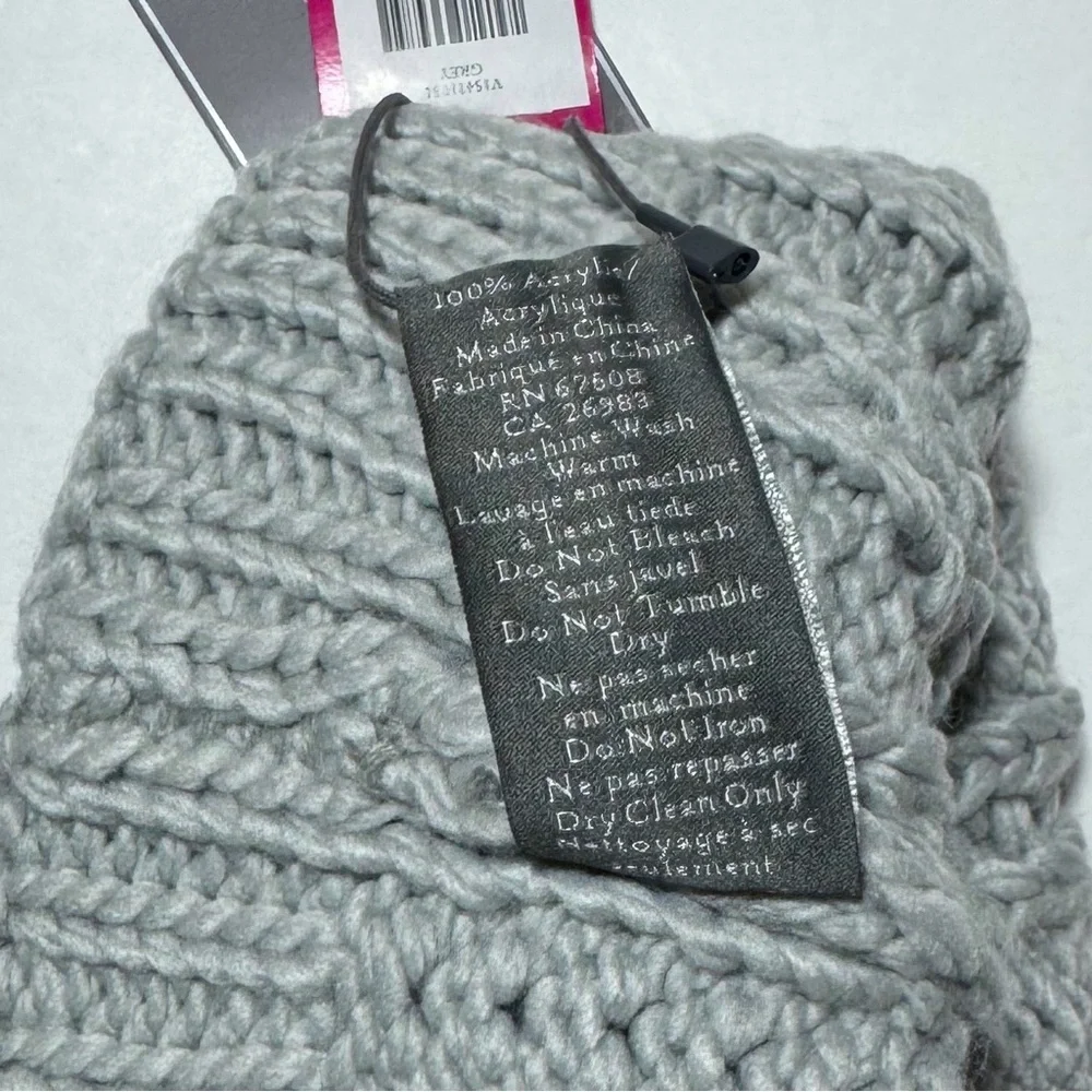 Vince Camuto Knit Pom Beanie in Grey