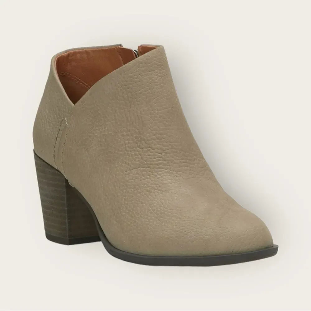NWOB | Lucky Brand | Bellita Booties | Taupe | Size 6.5 M