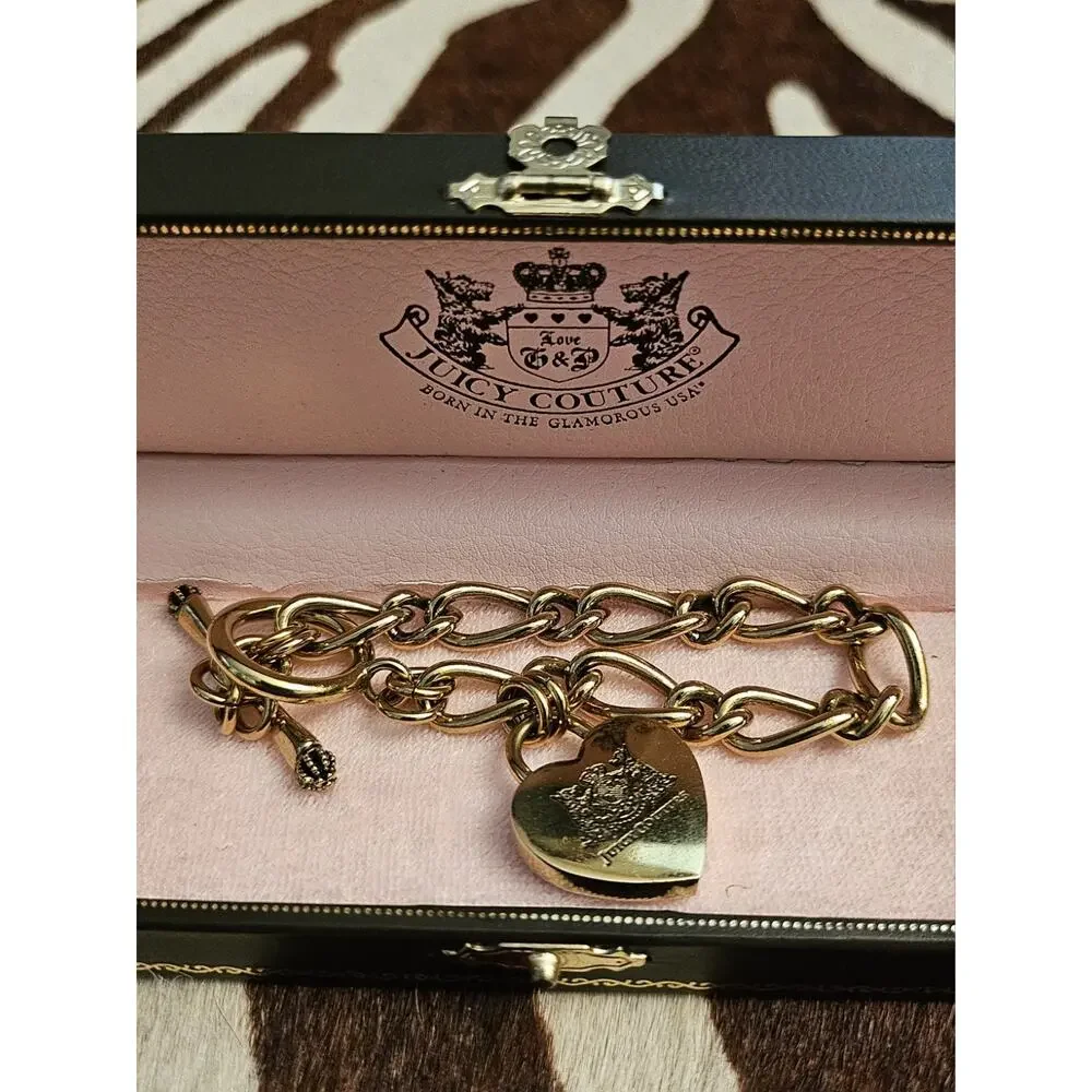 Juicy Couture step back