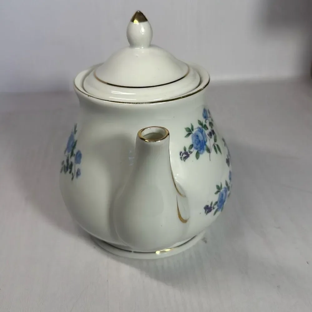 No Brand blue 7” ceramic