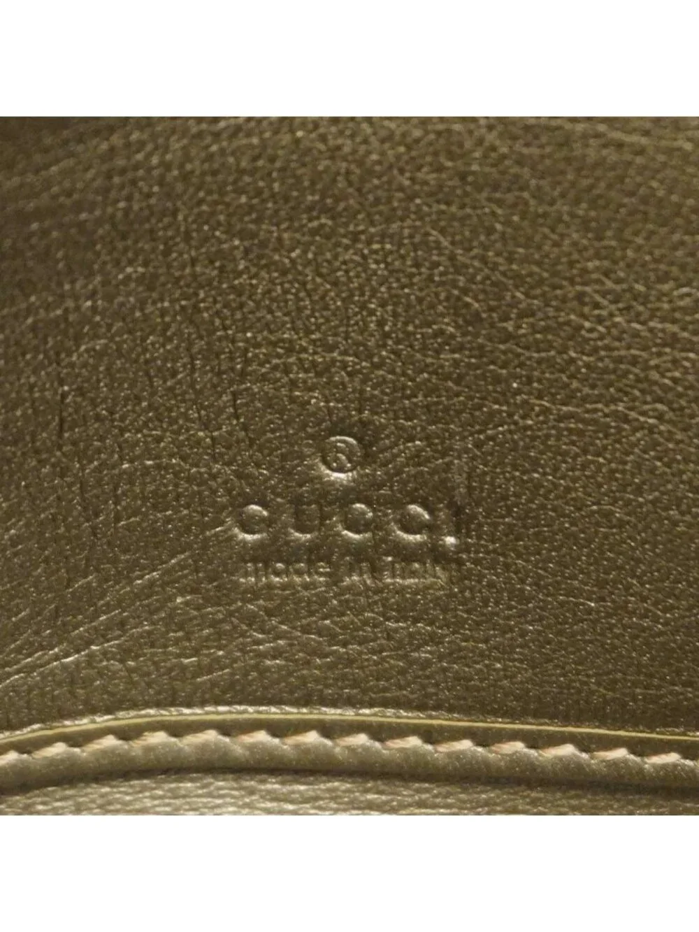 Gucci wallet gg
