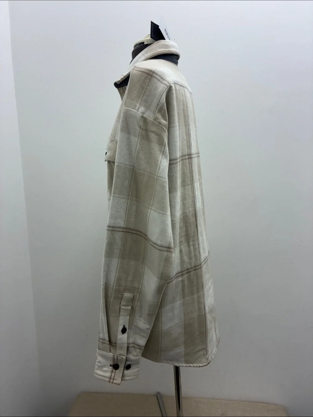 The Vermont Flannel Co Cream and Beige Plaid Lightweight Shirt Jacket