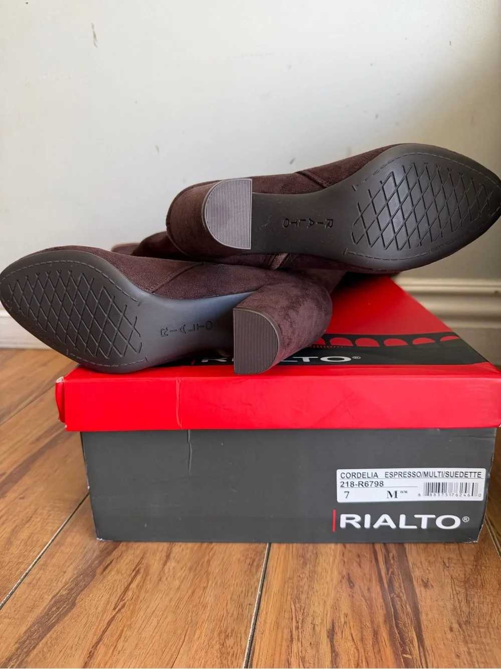 Rialto tall suede