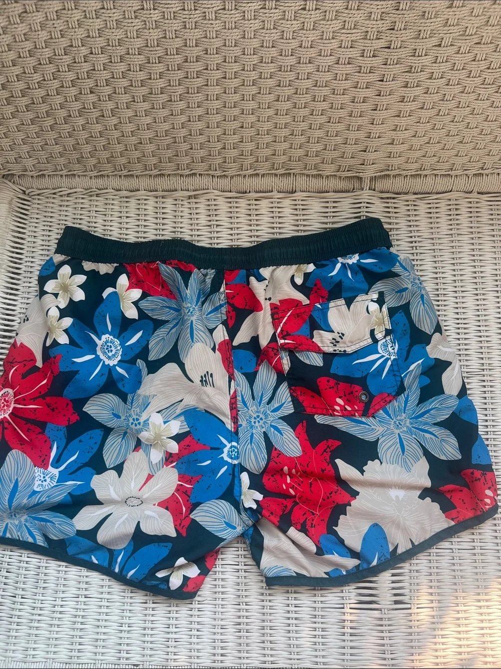 Maamgic bold floral