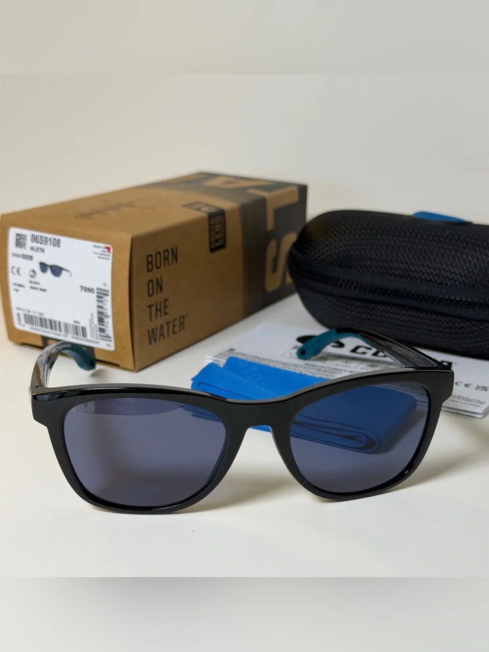 NIB Costa Del Mar Aleta Polarized Sunglasses Black Gray NEW Women’s 54-19-136