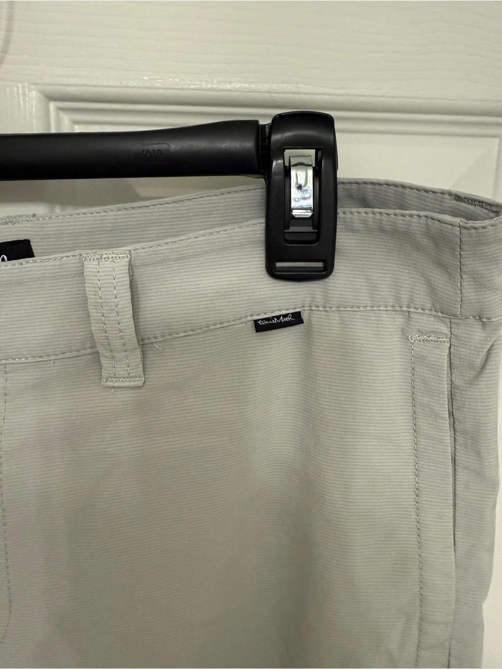 Travis Mathew beige flat
