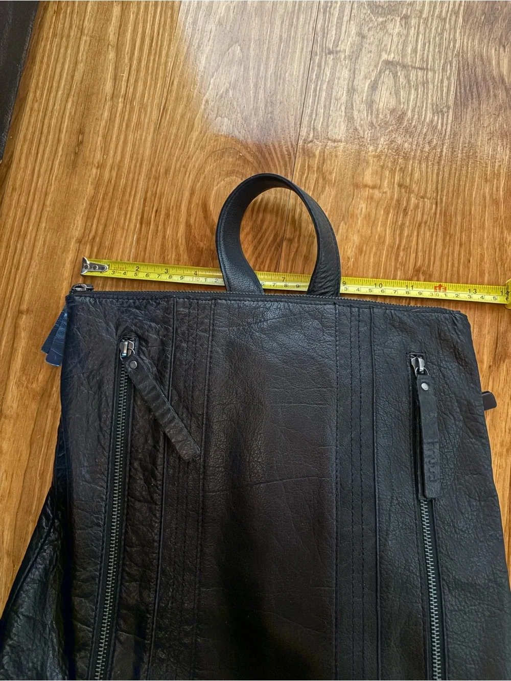 Muud black leather
