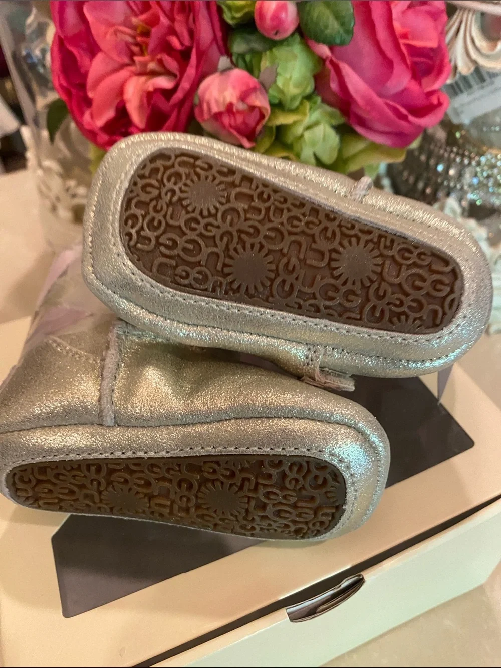 UGG nib size