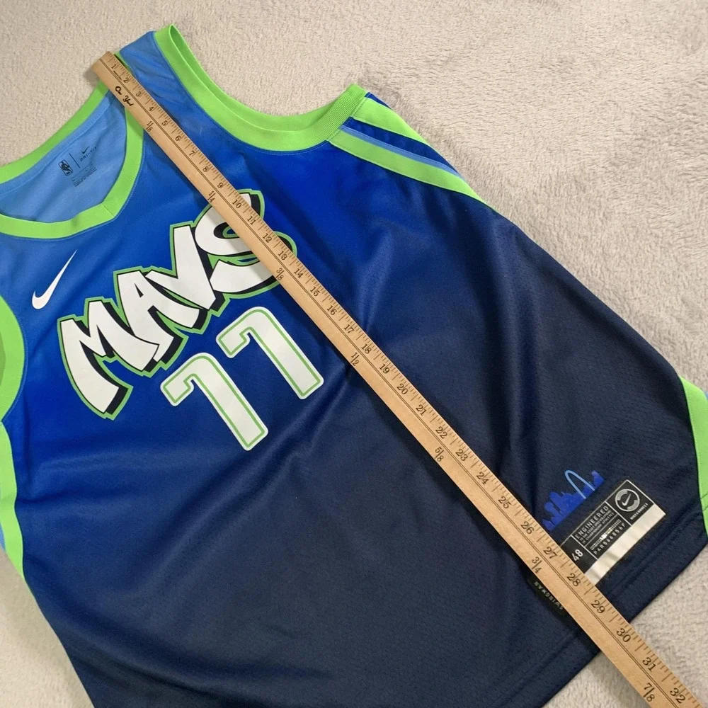 Dallas Mavericks Jersey Mens Large 48 Swingman Nike Dri Fit Luka Doncic #77‎