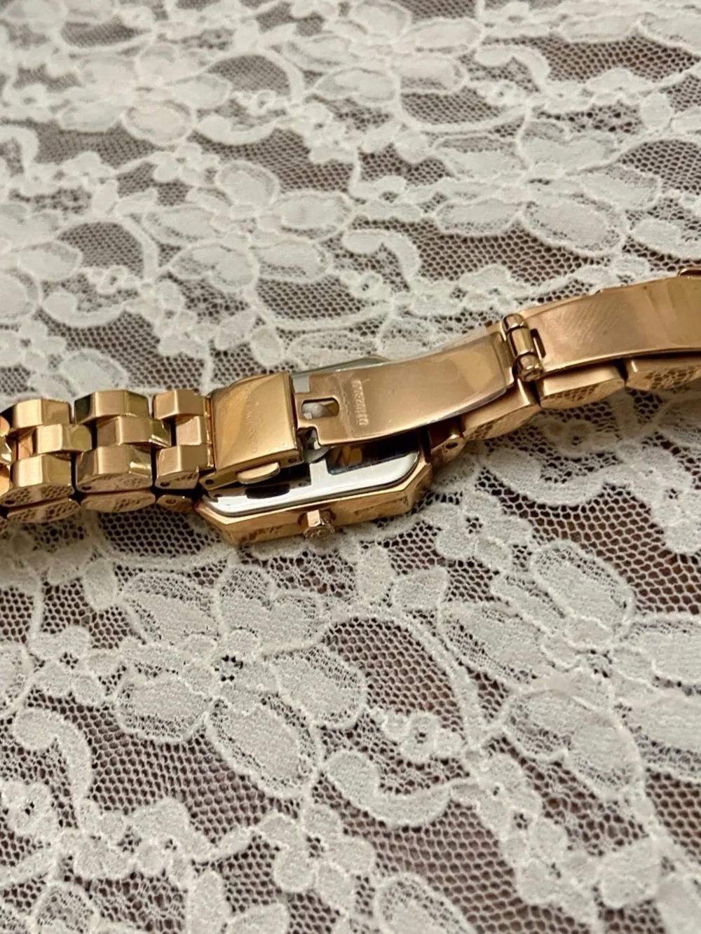 Karl Lagerfeld, KL6107, Rose Gold Tone Rhinestones Quartz Ladies Watch w/ Box