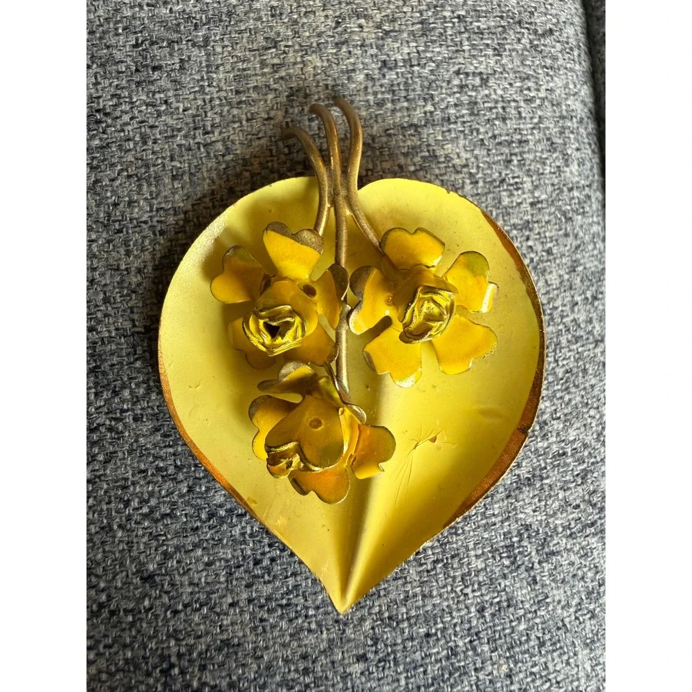 Vintage 1940s Gold Tone Enamel Floral Leaf Brooch‎ Mid Century