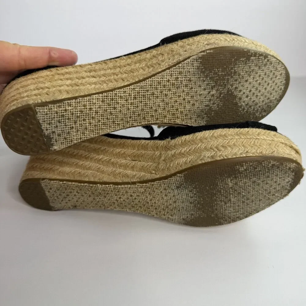Toms black canvas
