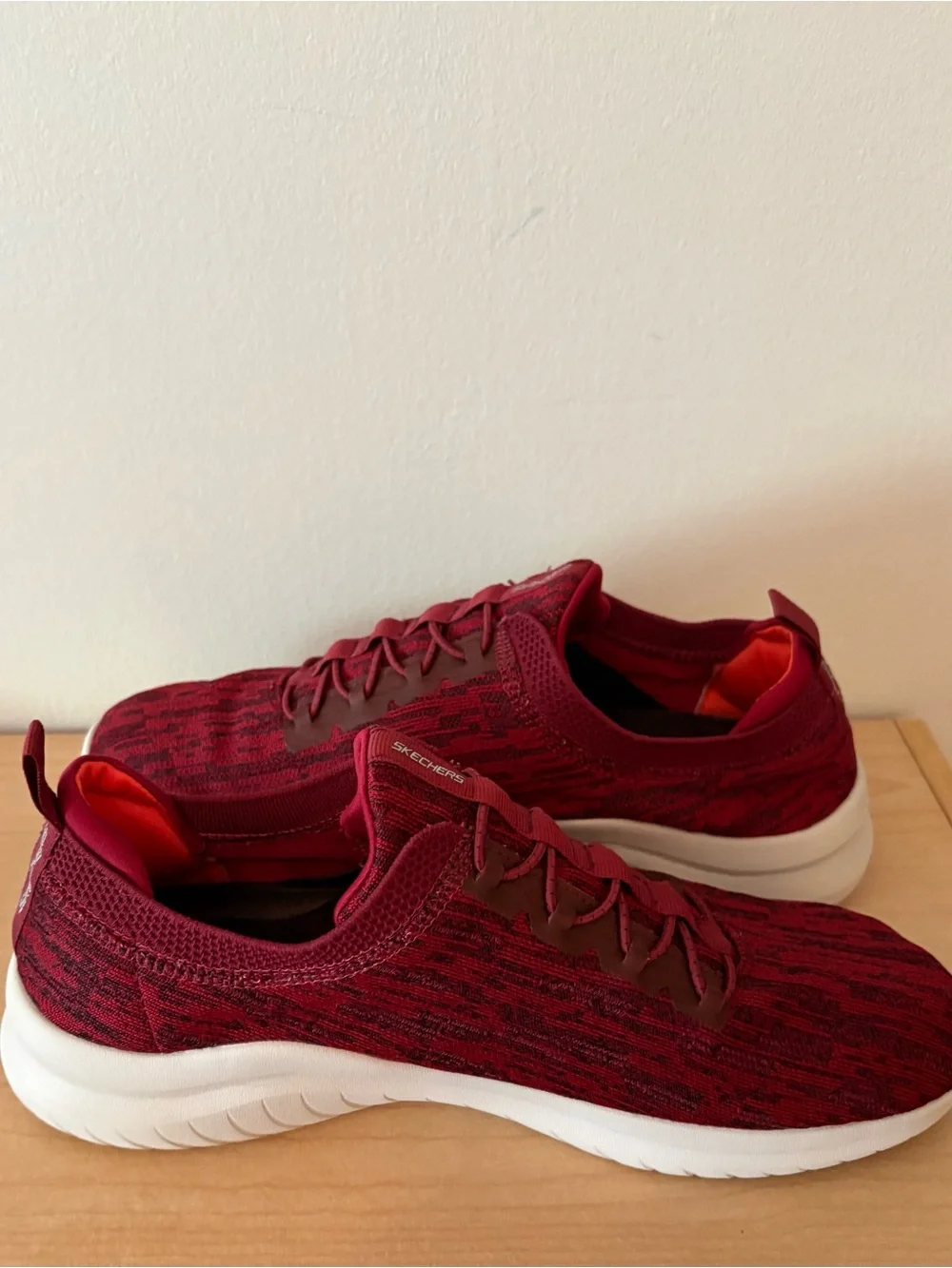 Skechers marled burgundy
