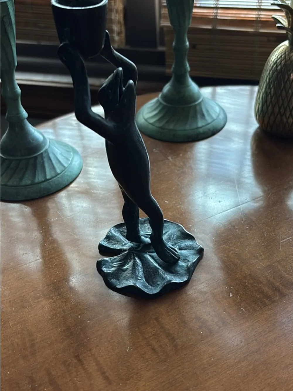 N/A sculptural frog