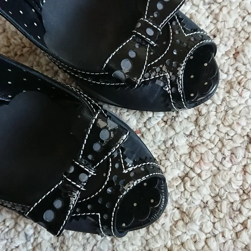 Moschino black white