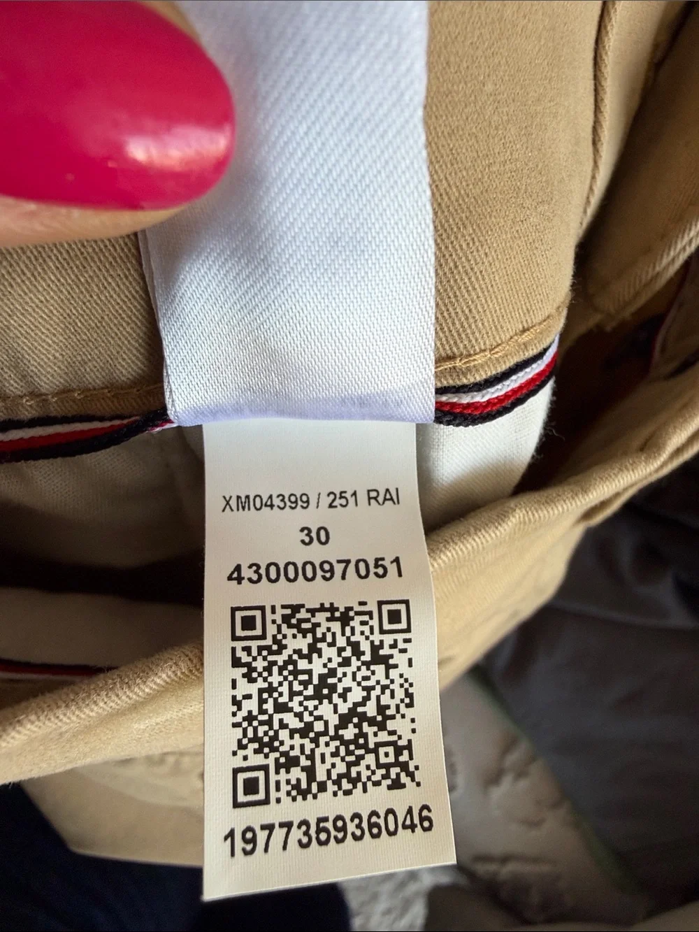 Tommy Hilfiger Cotton Custom Fit Chino Shorts - Khaki Beige Men’s size 30 GUC