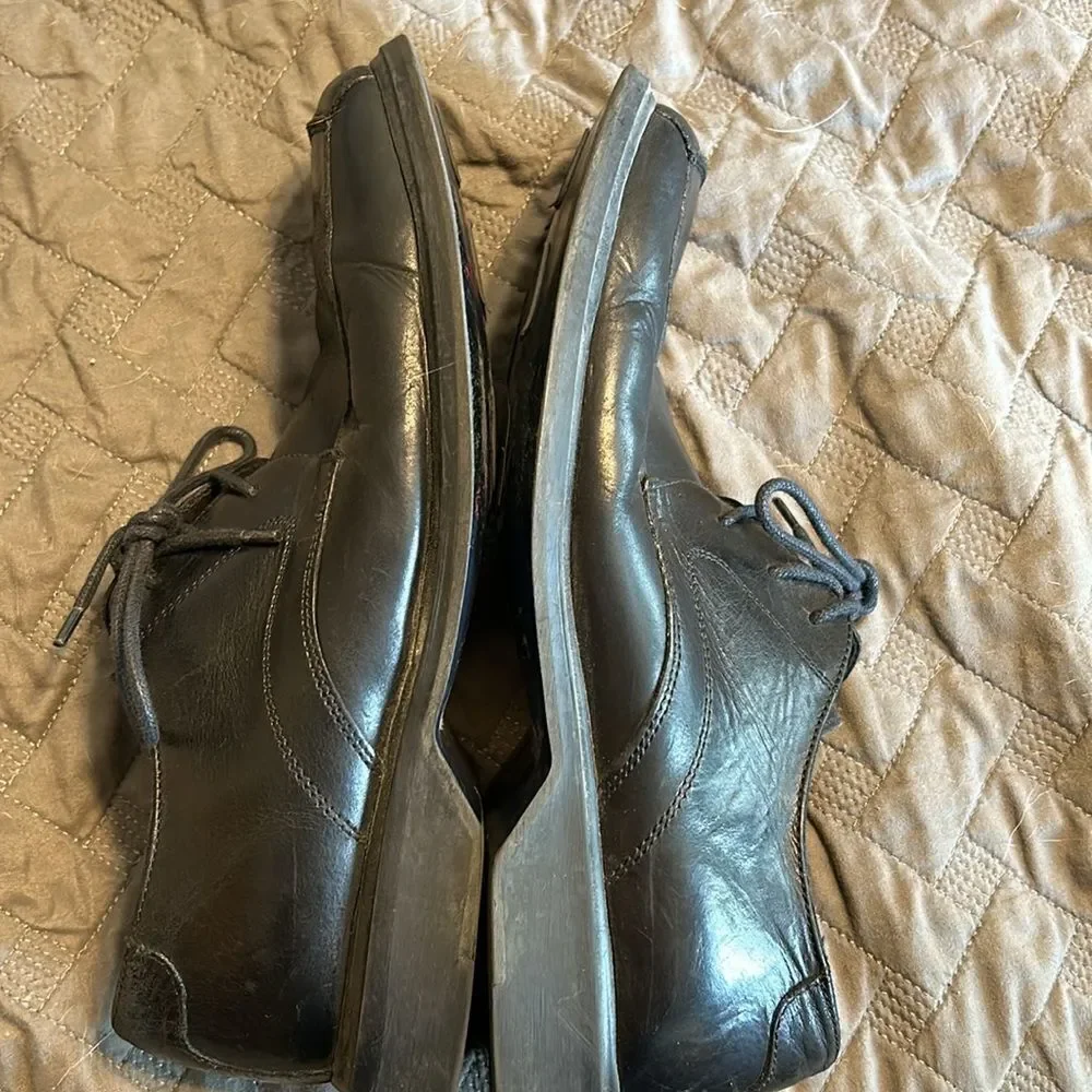 Kenneth Cole Reaction preowned good