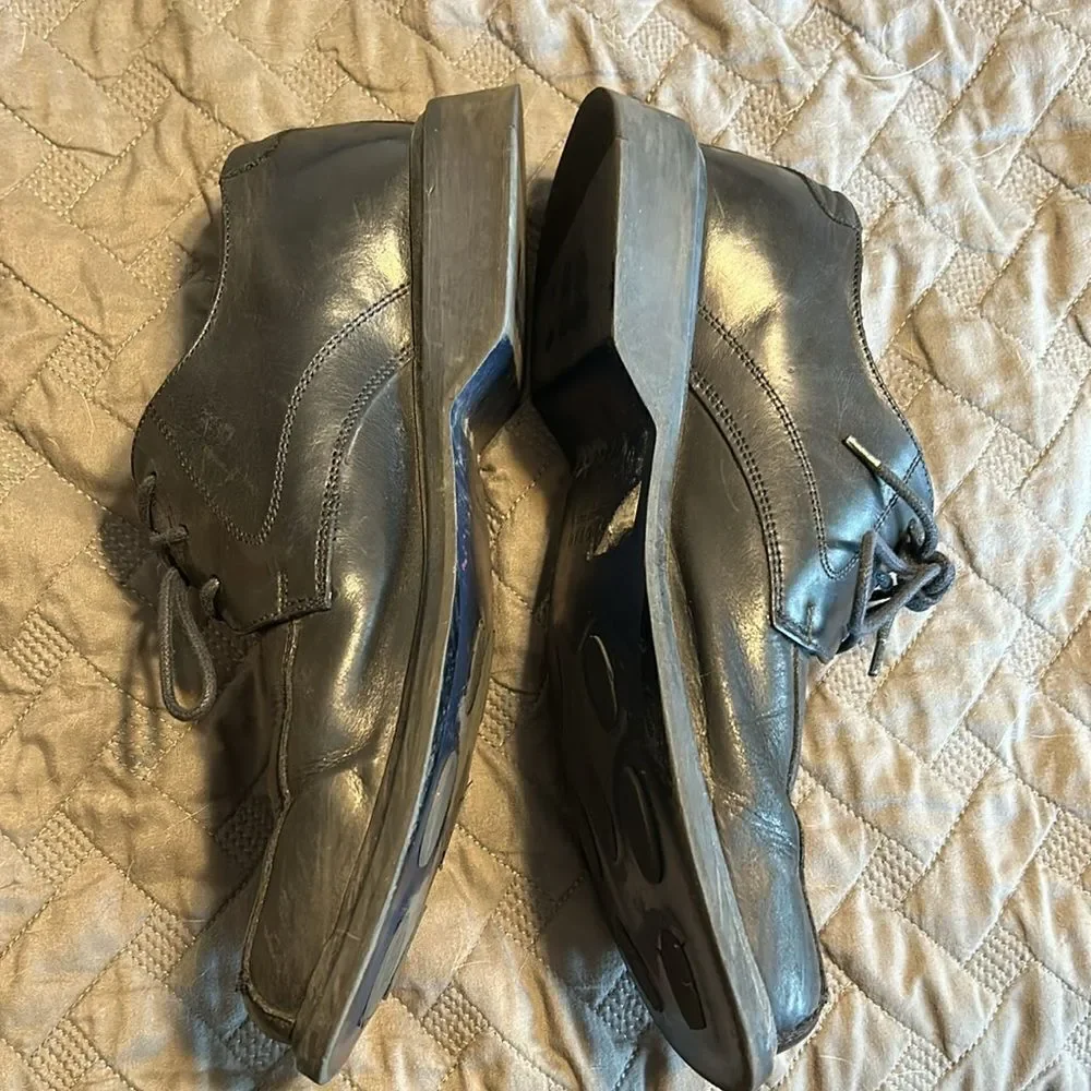 Kenneth Cole Reaction preowned good