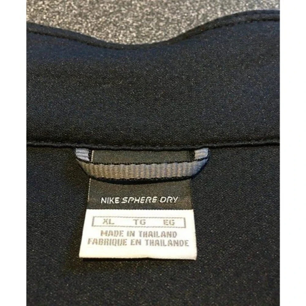 Nike once black spheredry