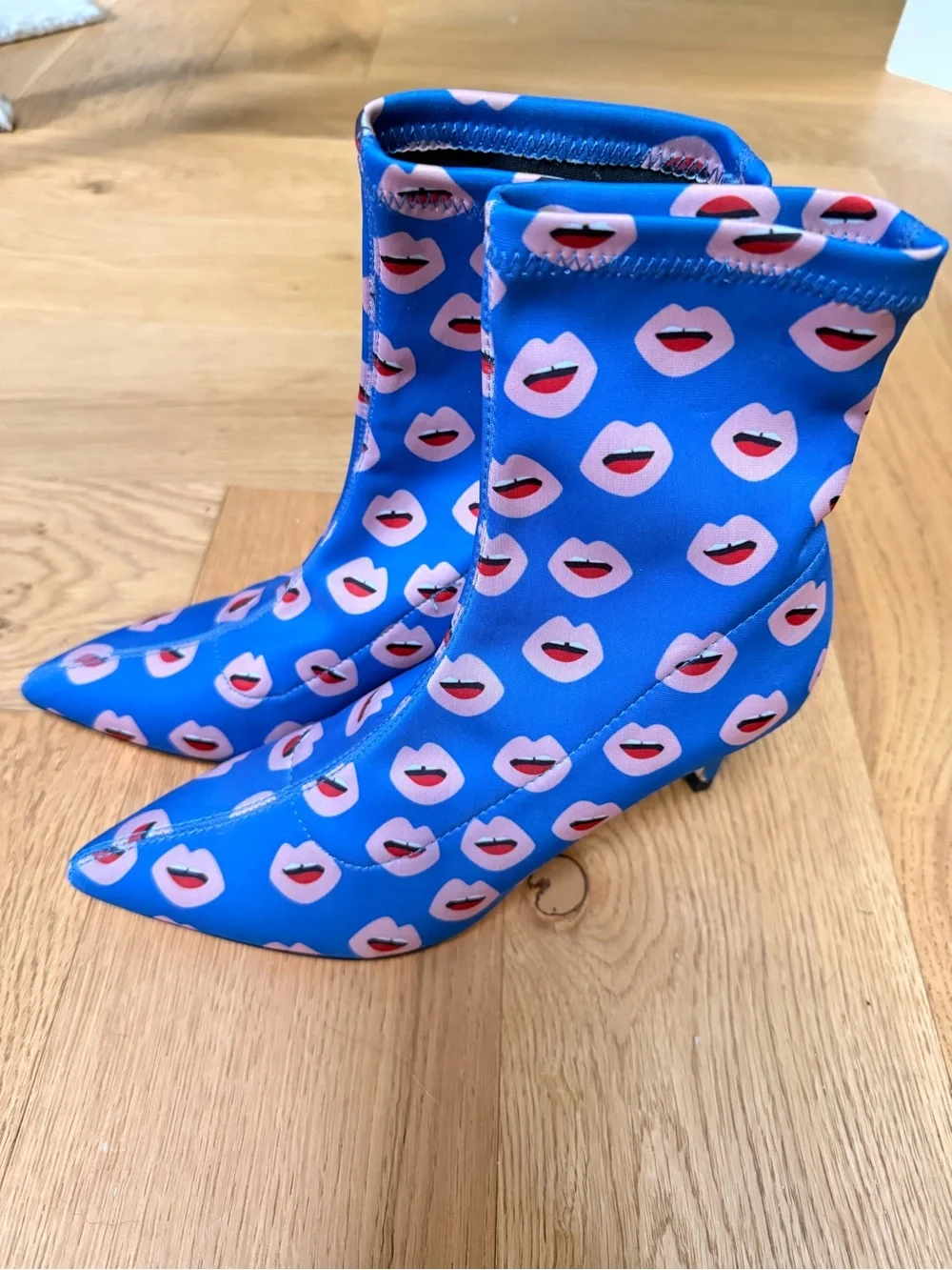 Zara Blue Lip-Print Stretch Neoprene Sock Booties