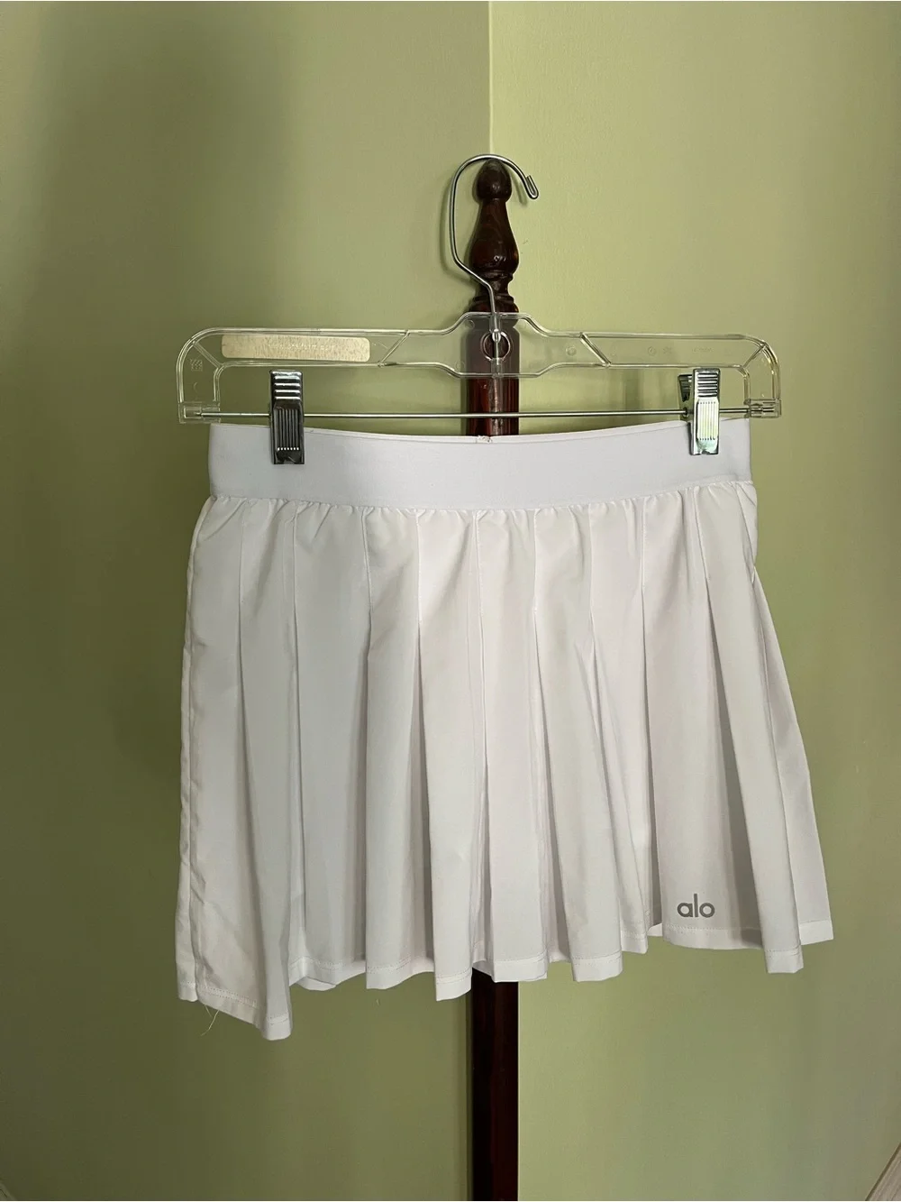 ALO Yoga pleated white