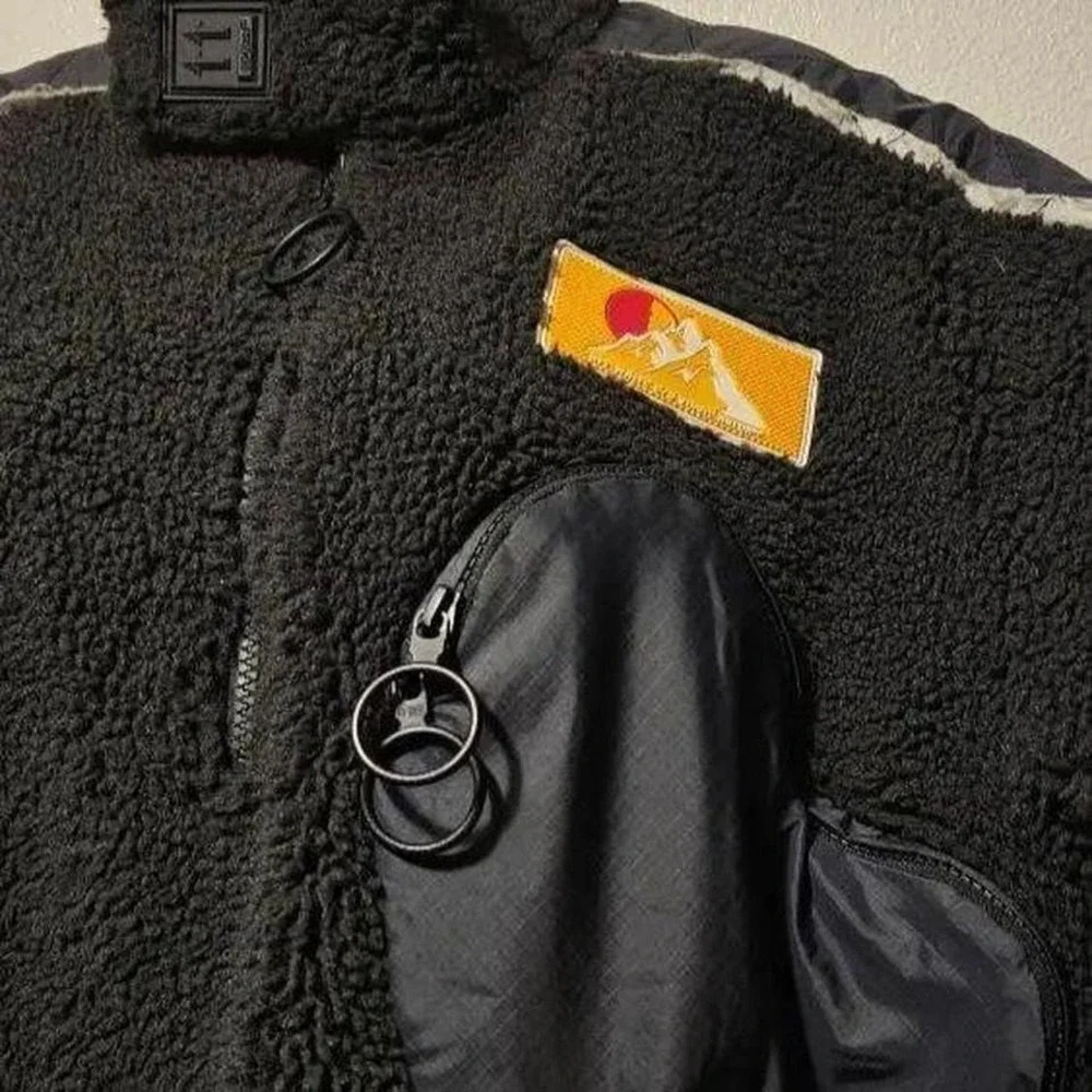 N/A off white