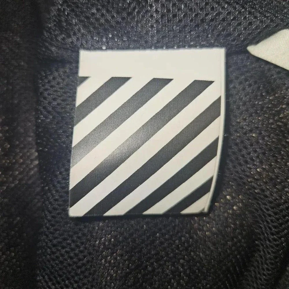 N/A off white