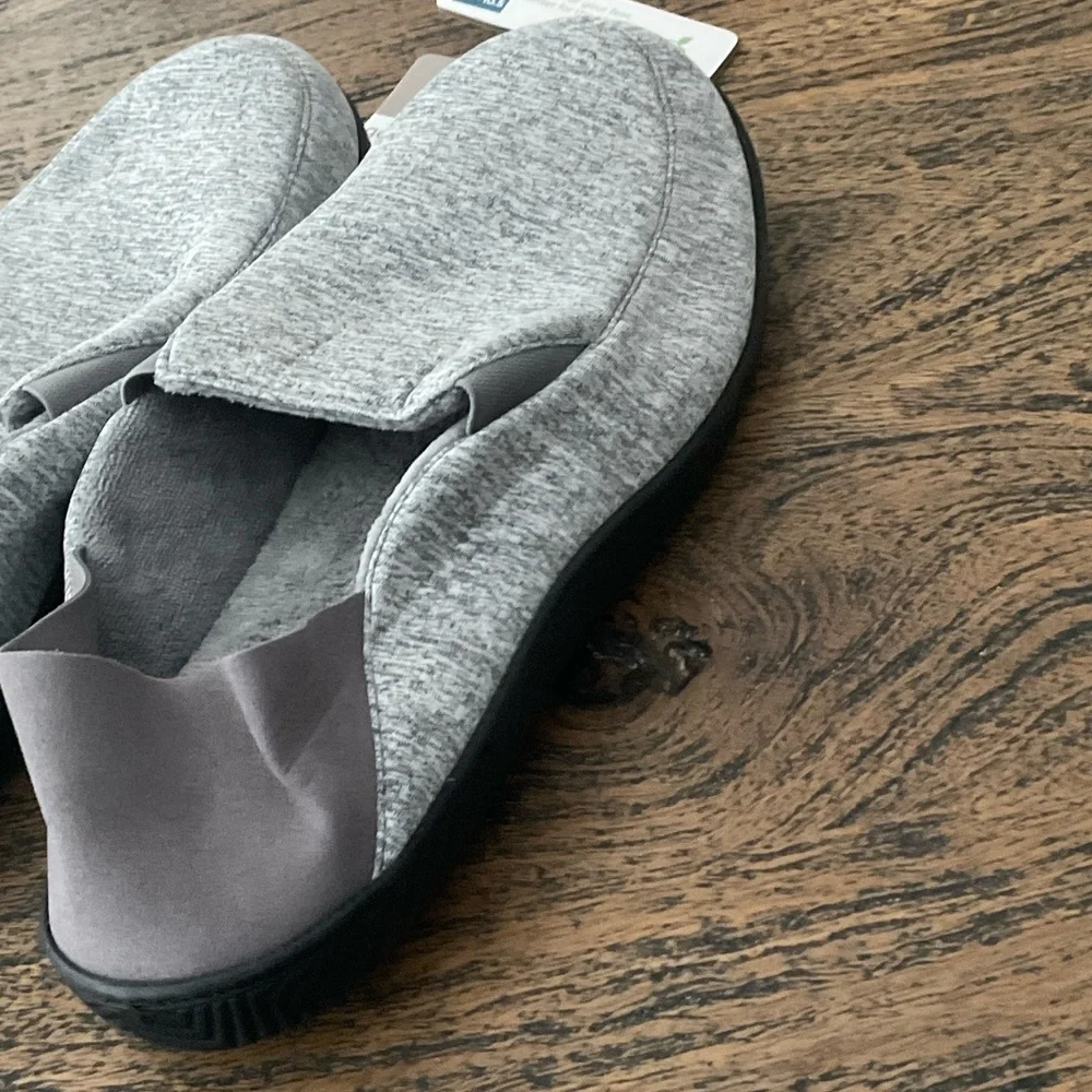 isotoner soft cozy
