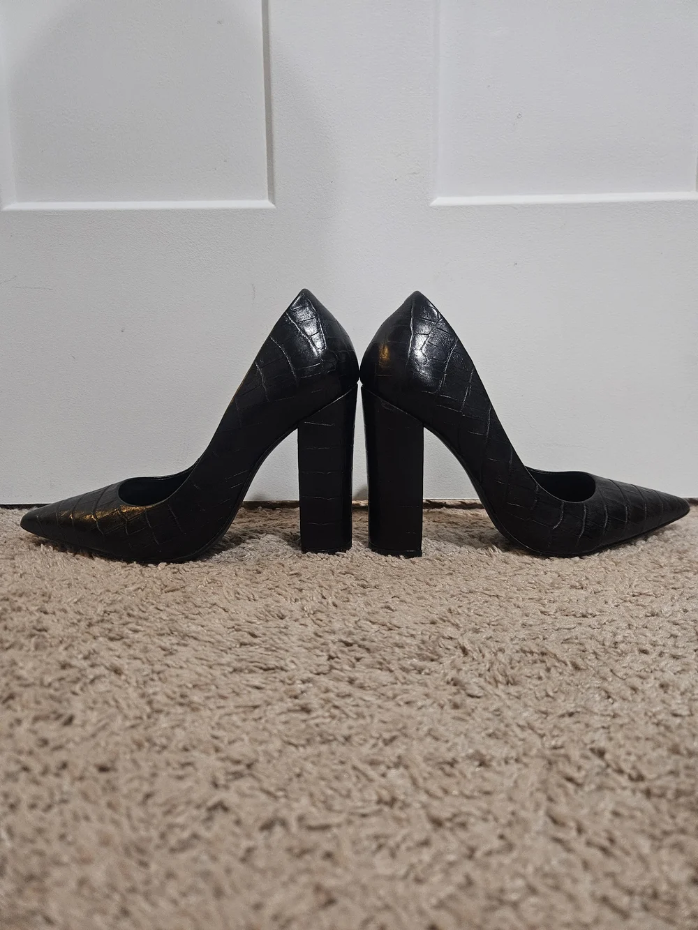 Steve Madden Black Croc-Textured Pointed Toe Heels