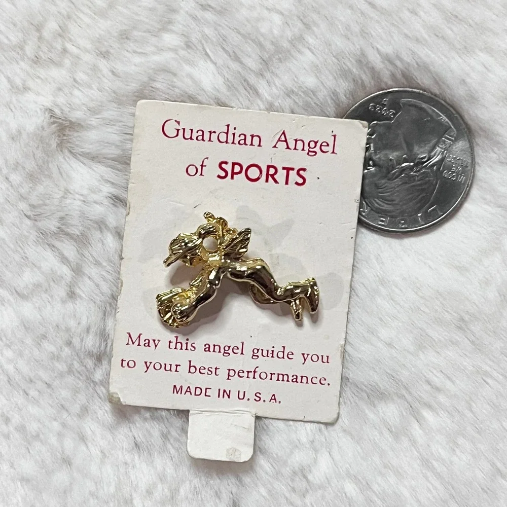 🔮 5/$25 Vintage Gold Tone Guardian Angel of Sports Pin‎