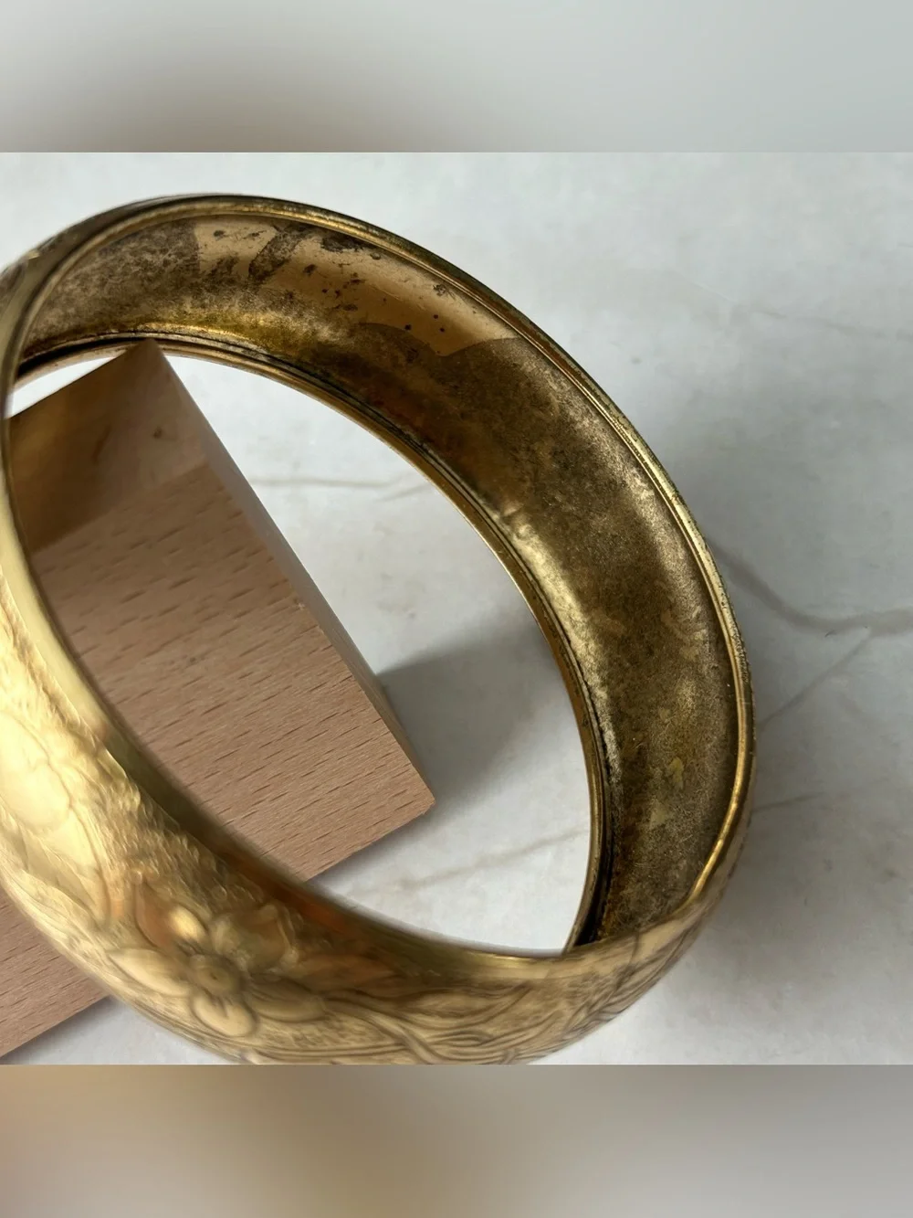 N/A gold tone